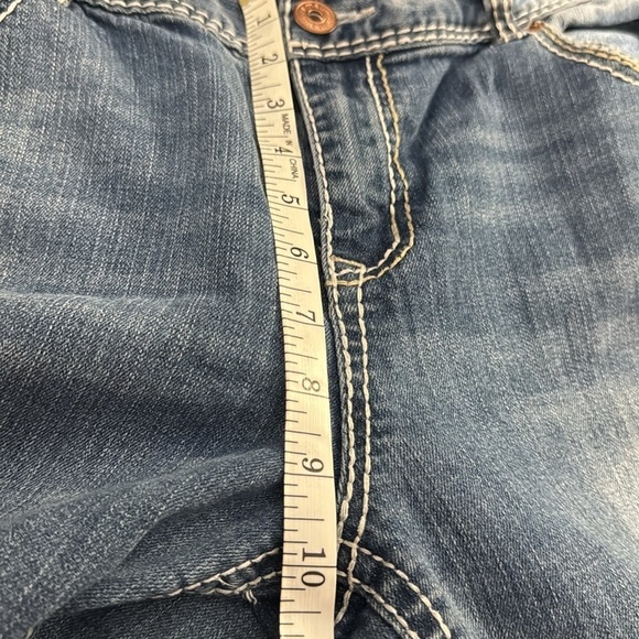 Maurice’s Women’s Sz 16 Faded Blue Destroyed Holes Straight Leg Mid Rise Denim - Picture 8 of 8